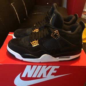 Air Jordan 4 Retro “royalty”